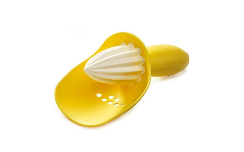 Joseph Joseph Citrus Reamer With Pip Catcher