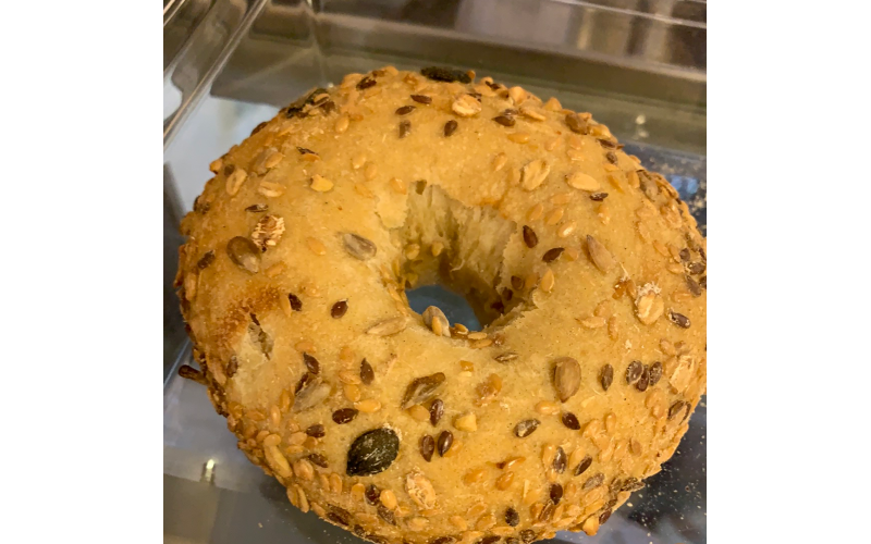 Complex Ka\'ek With Cream Cheese