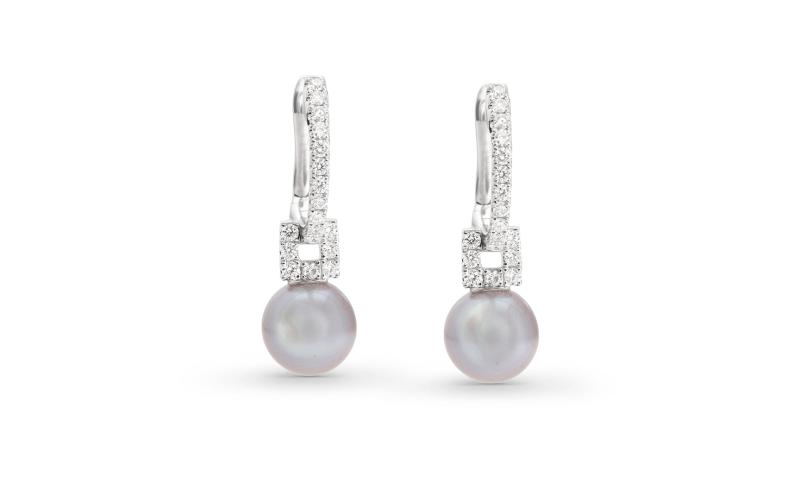 Dangling Pearl Hoops