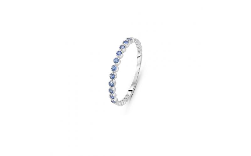 Dainty Ring in Blue Sapphire