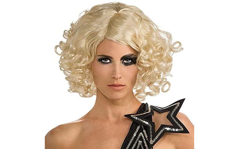 Lady Gaga\'s Short Curly Wig